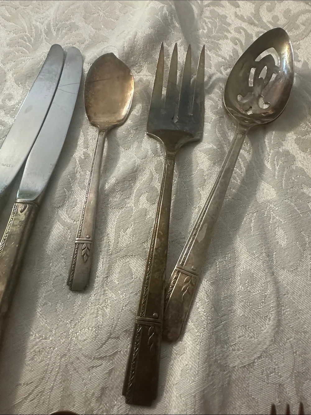 Vintage Oneida Prestige Plate Grenoble Silver plate Flatware 47 Pieces